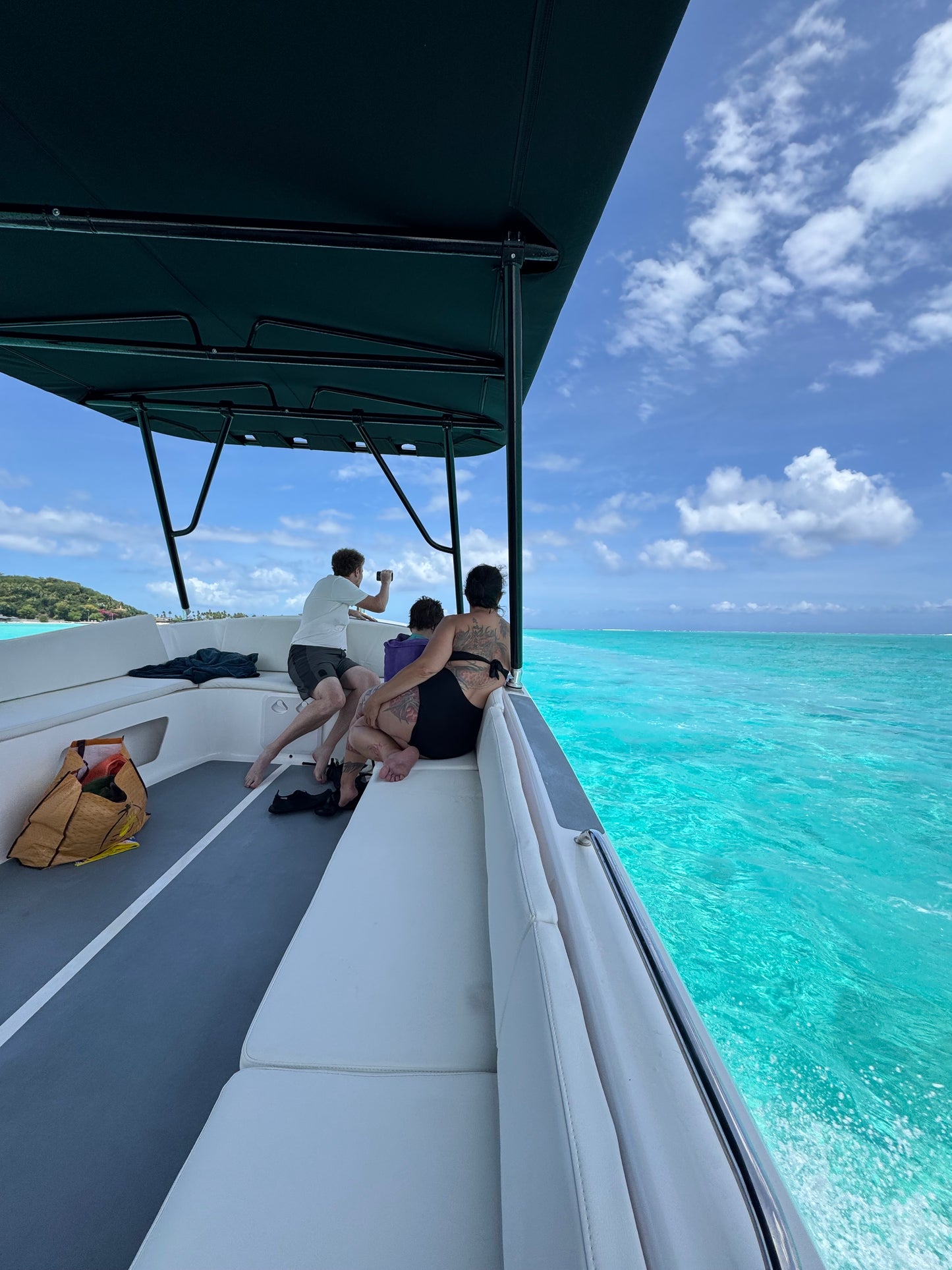 PRIVATE LAGON TOUR and LUNCH - 5 HOURS