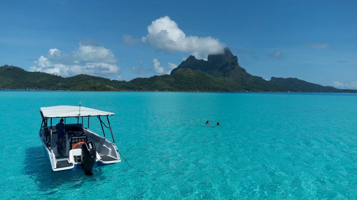 Bora Bora Private Boat - Snorkeling & Motu Lunch (6h)
